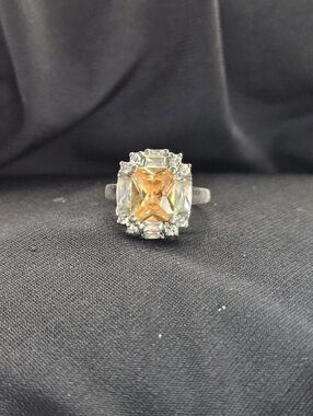 Elegant Sterling Silver Citrine Gemstone Ring Size 8